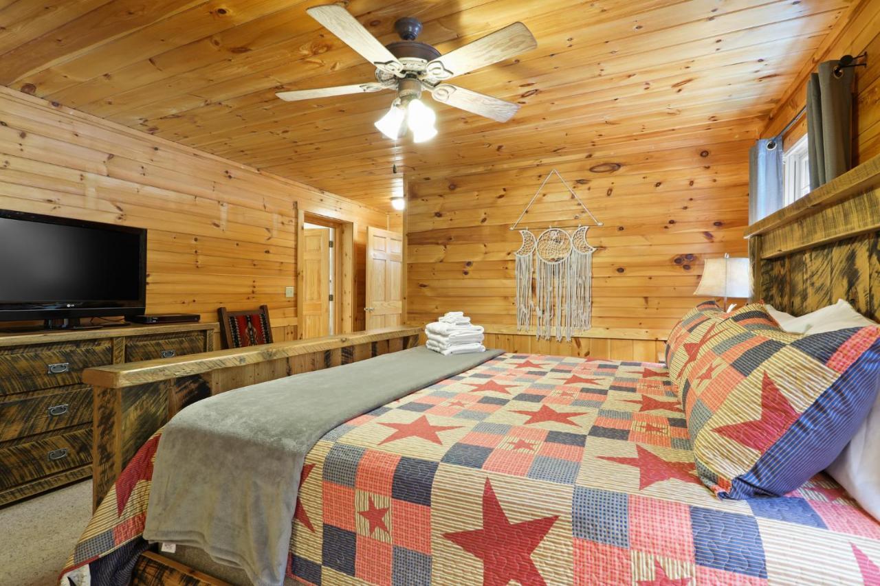 2 Separate Cabins Along A Peaceful Creek With Resort Amenities Ellijay Exterior foto