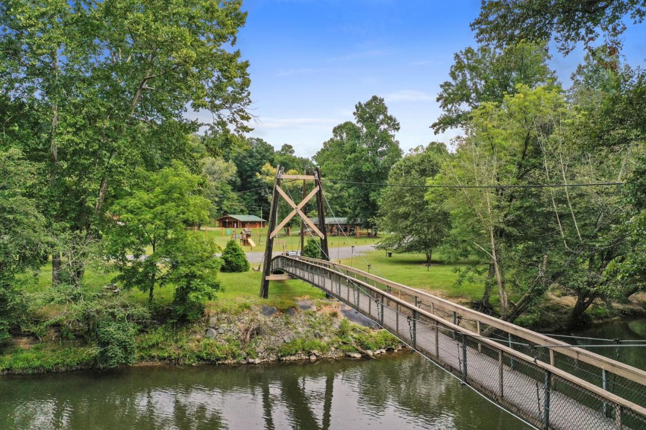 2 Separate Cabins Along A Peaceful Creek With Resort Amenities Ellijay Exterior foto